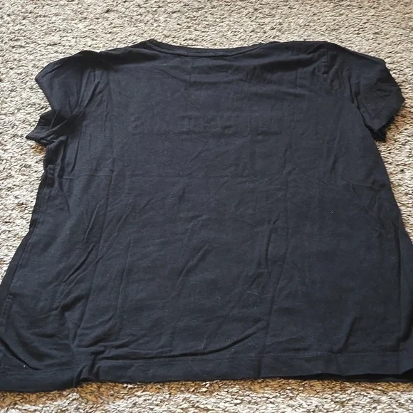 DKNY T-Shirt - Picture 3 of 3